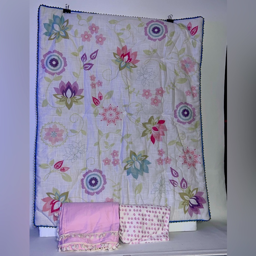 One of a kind lotus flowers 3 piece baby crib bedding set new see details